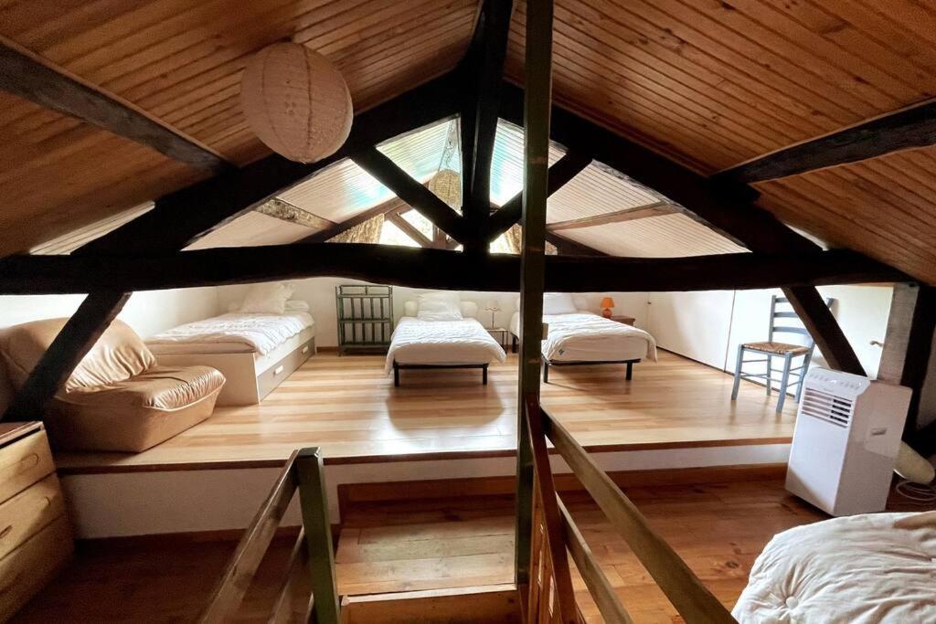 De Charme En Pierres Apparentes : Les Granges Holiday home Gardonne